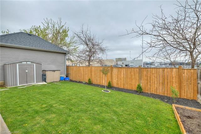 68 Chicory Cres, House detached with 2 bedrooms, 2 bathrooms and 2 parking in St. Catharines ON | Image 25