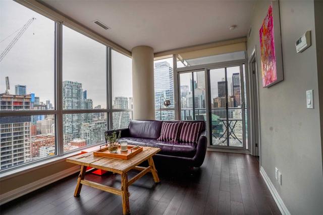2502 - 8 Mercer St, Condo with 2 bedrooms, 2 bathrooms and 1 parking in Toronto ON | Image 3