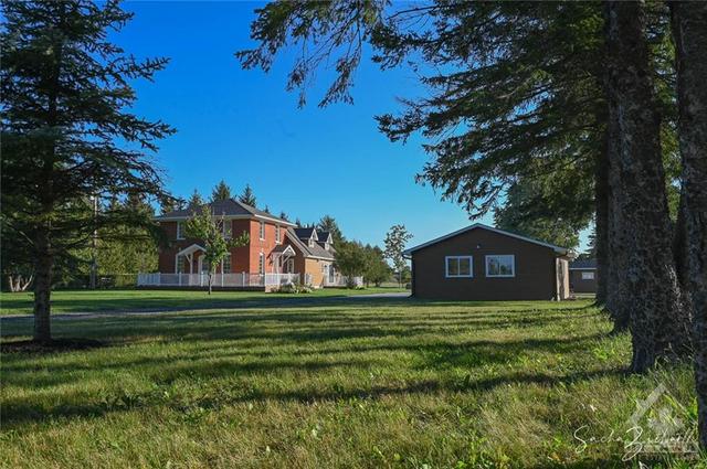 6101 First Line Road, House detached with 3 bedrooms, 3 bathrooms and 8 parking in Ottawa ON | Image 4