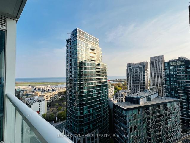 2616 - 19 Bathurst St, Condo with 1 bedrooms, 1 bathrooms and 0 parking in Toronto ON | Image 6