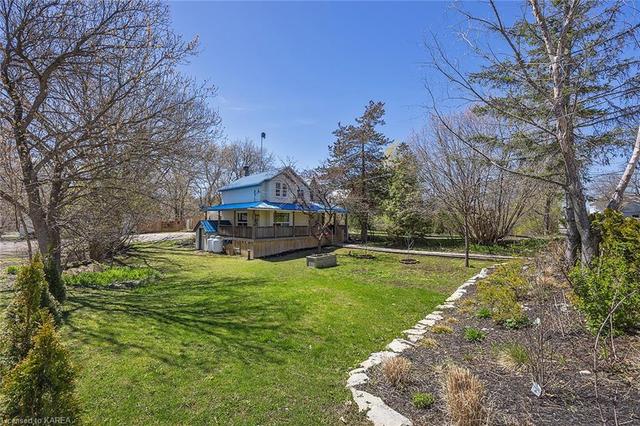 2231 Wellington Street, House detached with 3 bedrooms, 2 bathrooms and 7 parking in South Frontenac ON | Image 43