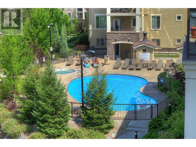 1301 - 1875 Country Club Dr, Condo with 3 bedrooms, 2 bathrooms and 1 parking in Kelowna BC | Image 2