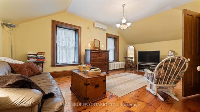 61 King St N, House detached with 6 bedrooms, 4 bathrooms and 4 parking in Brant ON | Image 19
