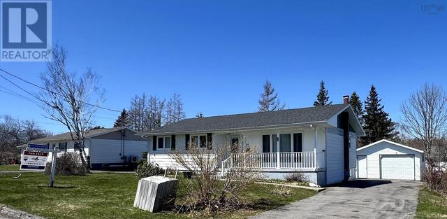 11 Halliday Street, House detached with 4 bedrooms, 2 bathrooms and null parking in Cape Breton NS | Image 4