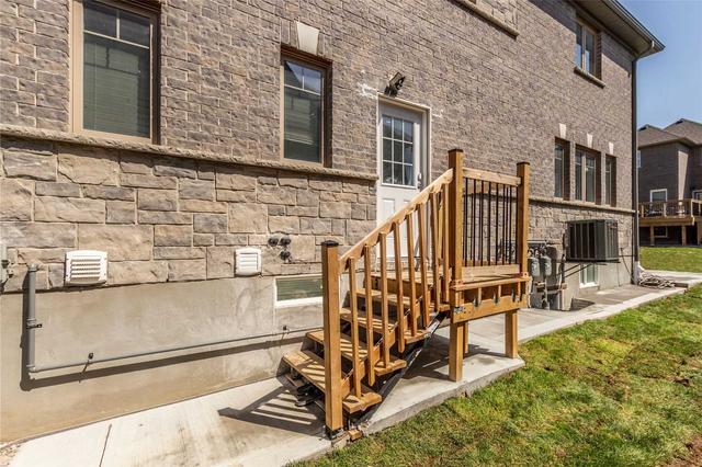 90 Hollybrook Tr, House attached with 3 bedrooms, 4 bathrooms and 3 parking in Kitchener ON | Image 30
