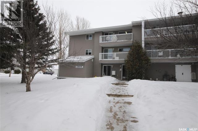 305 - 1808 Eaglesham Ave, Condo with 2 bedrooms, 1 bathrooms and null parking in Weyburn SK | Image 1