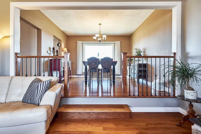 2747 Bellwood Dr, House detached with 3 bedrooms, 4 bathrooms and 8 parking in Clarington ON | Image 4