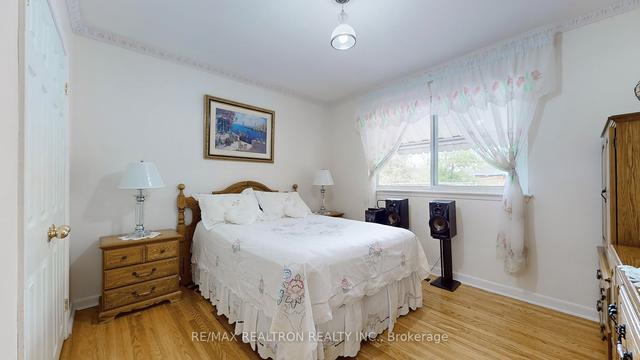 26 Alanadale Ave, House detached with 3 bedrooms, 2 bathrooms and 5 parking in Markham ON | Image 6