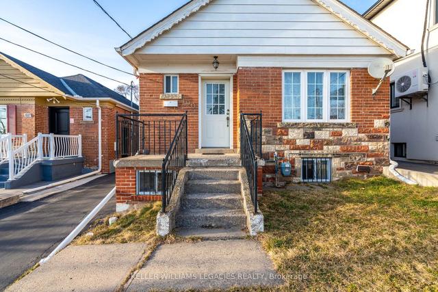 100 Cameron Ave, House detached with 2 bedrooms, 2 bathrooms and 4 parking in Toronto ON | Image 12
