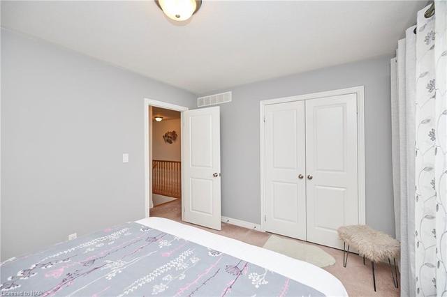 68 Chicory Cres, House detached with 2 bedrooms, 2 bathrooms and 2 parking in St. Catharines ON | Image 7