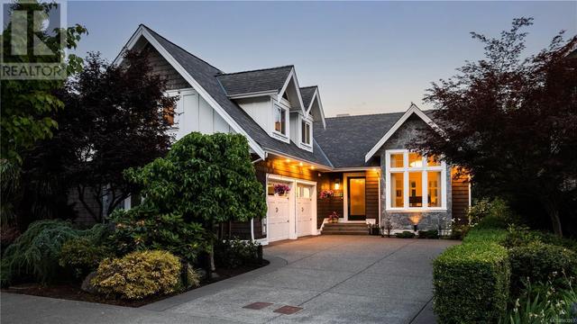 2207 Spirit Ridge Dr, House detached with 5 bedrooms, 4 bathrooms and 5 parking in Langford BC | Image 1