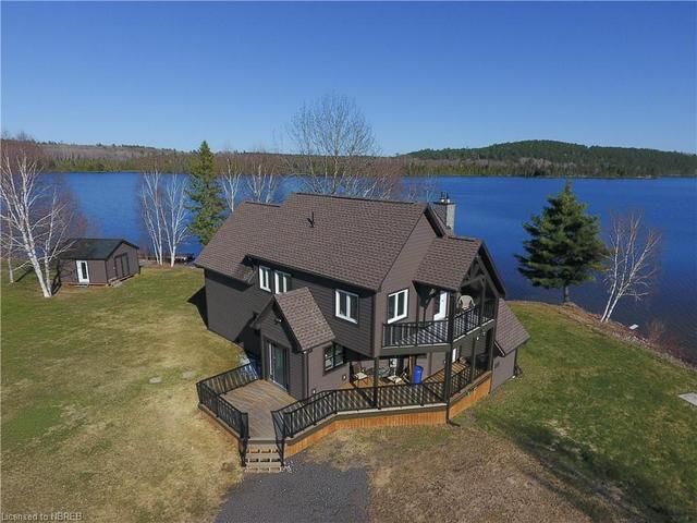 33 White Bear Crt, House detached with 4 bedrooms, 2 bathrooms and 19 parking in Temagami ON | Image 1