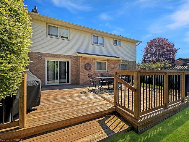9 Black Locust Way, House detached with 4 bedrooms, 2 bathrooms and 4 parking in Brantford ON | Image 40