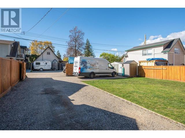 559 Cambridge Ave, House detached with 2 bedrooms, 1 bathrooms and 4 parking in Kelowna BC | Image 26