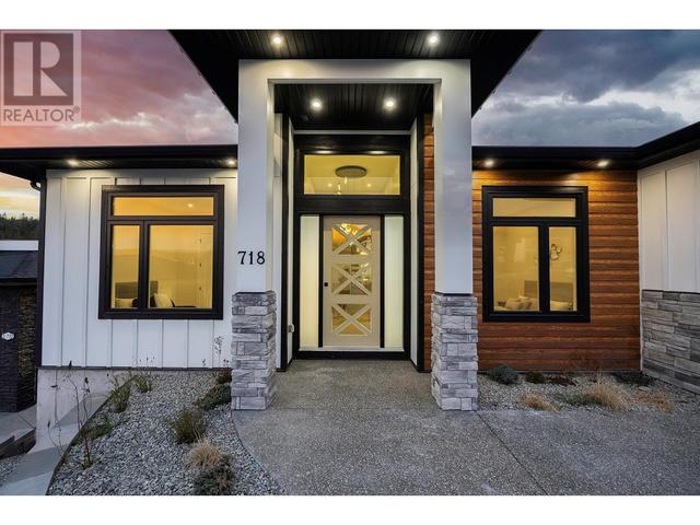 718 Carnoustie Drive, House detached with 6 bedrooms, 4 bathrooms and 2 parking in Kelowna BC | Image 3