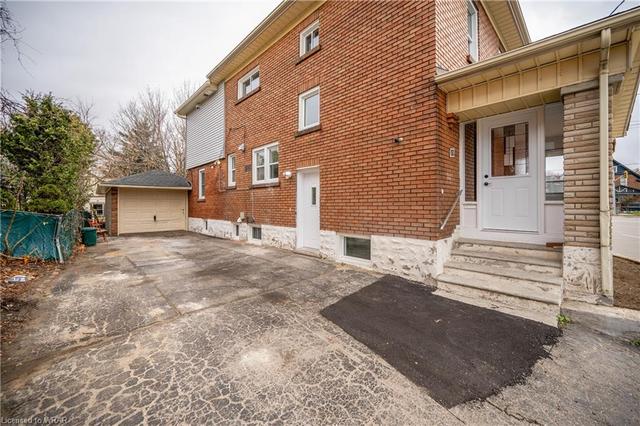 152 Weber Street E, House detached with 8 bedrooms, 3 bathrooms and 3 parking in Kitchener ON | Image 12