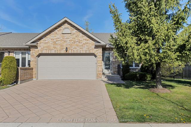 55 - 588 Thistlewood Dr, Townhouse with 2 bedrooms, 3 bathrooms and 4 parking in London ON | Image 1