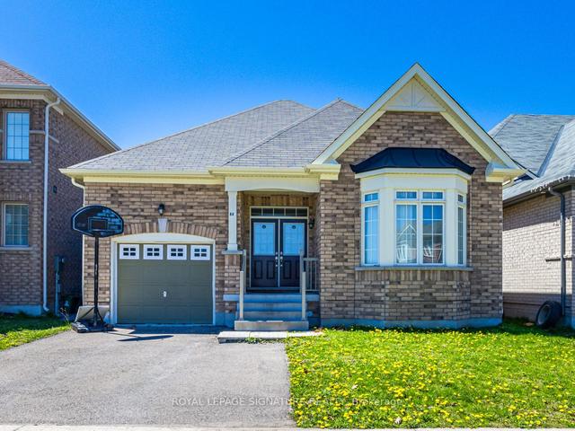 64 Pedwell St, House detached with 2 bedrooms, 2 bathrooms and 3 parking in Clarington ON | Image 1