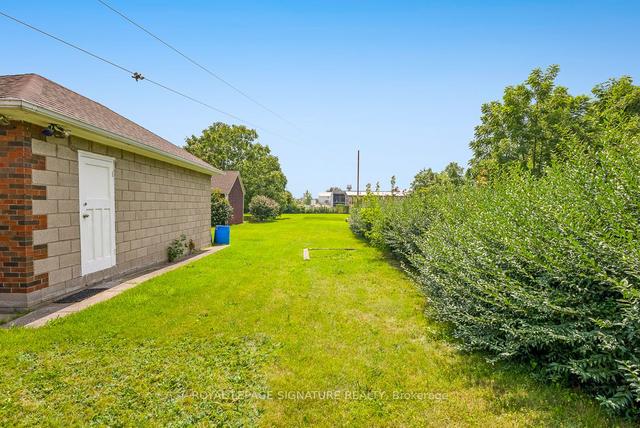 213 Bell St, House detached with 3 bedrooms, 1 bathrooms and 10 parking in Port Colborne ON | Image 16