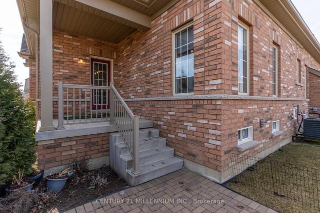17 Alamode Rd, House attached with 3 bedrooms, 3 bathrooms and 2 parking in Brampton ON | Image 24