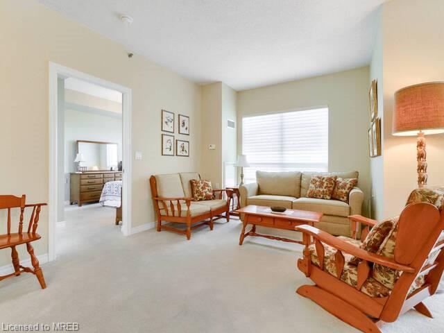808 - 810 Scollard Crt, House attached with 2 bedrooms, 2 bathrooms and null parking in Mississauga ON | Image 2