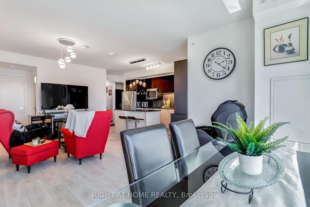 402 - 31 Tippett Rd, Condo with 3 bedrooms, 2 bathrooms and 1 parking in Toronto ON | Image 39