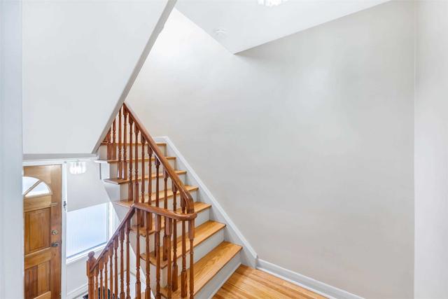 830 Danforth Rd, House semidetached with 3 bedrooms, 2 bathrooms and 5 parking in Toronto ON | Image 7