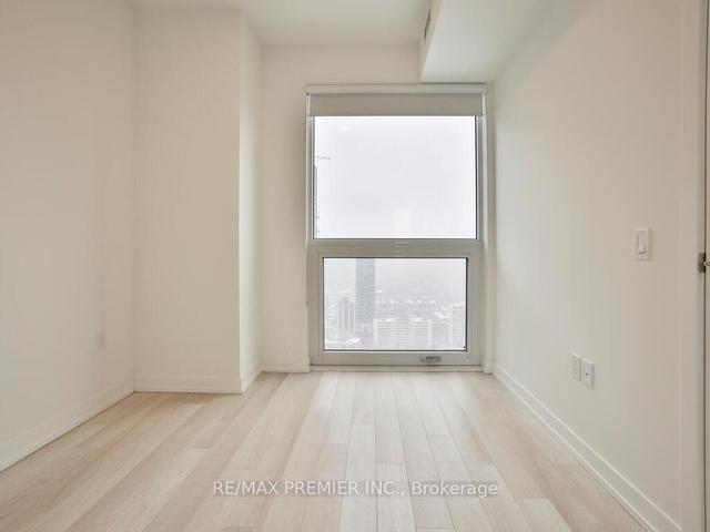 2909 - 39 Roehampton Ave, Condo with 3 bedrooms, 2 bathrooms and 1 parking in Toronto ON | Image 26