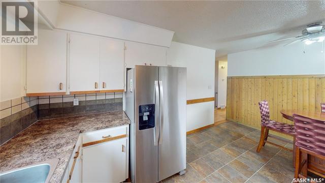 758 Sweeney St, House detached with 4 bedrooms, 2 bathrooms and null parking in Regina SK | Image 11