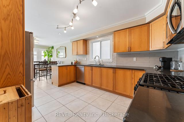 1016 Greenhill Ave, House detached with 4 bedrooms, 3 bathrooms and 4 parking in Hamilton ON | Image 11