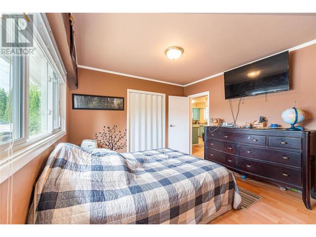 309 Baird Ave, House detached with 2 bedrooms, 2 bathrooms and 1 parking in Enderby BC | Image 12