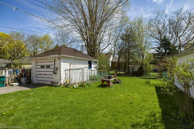 301 Victoria St, House detached with 3 bedrooms, 1 bathrooms and 4 parking in Kingston ON | Image 29