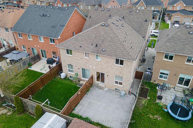 116 Cadillac Cres, House semidetached with 3 bedrooms, 4 bathrooms and 3 parking in Brampton ON | Image 30