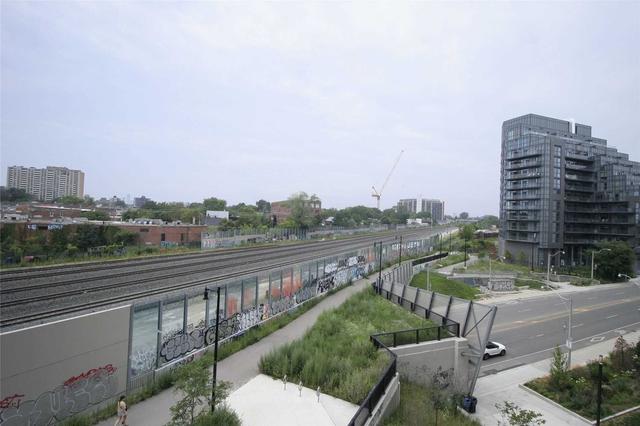 408 - 20 Minowan Miikan Lane, Condo with 2 bedrooms, 2 bathrooms and 0 parking in Toronto ON | Image 5