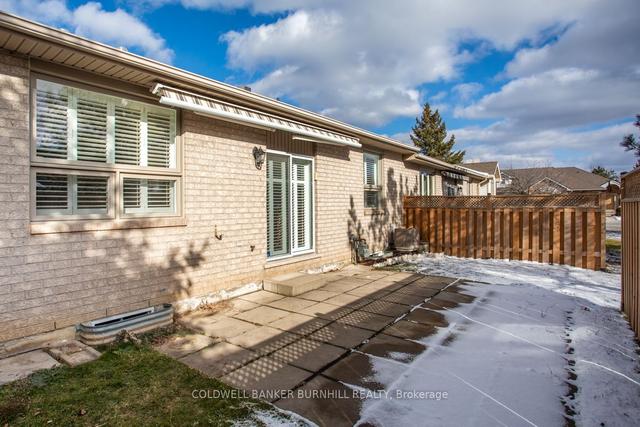49 Riveroaks Dr, Townhouse with 2 bedrooms, 3 bathrooms and 4 parking in Hamilton ON | Image 33