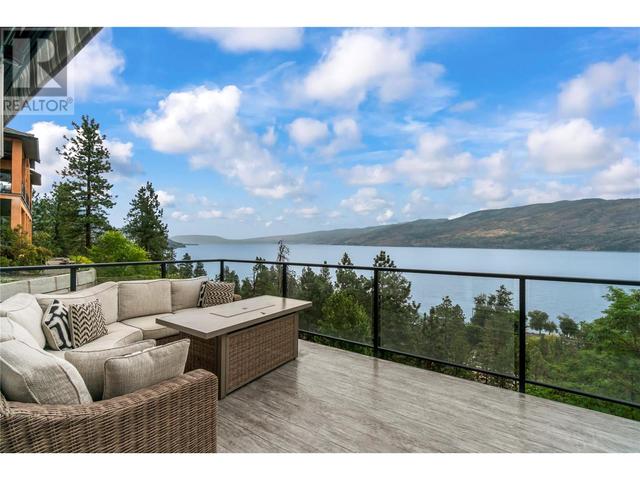 3949 Desert Pines Ave, House detached with 4 bedrooms, 3 bathrooms and 2 parking in Peachland BC | Image 2