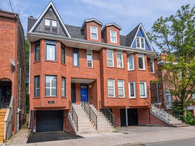 205 Ontario St, House semidetached with 3 bedrooms, 3 bathrooms and 2 parking in Toronto ON | Image 1