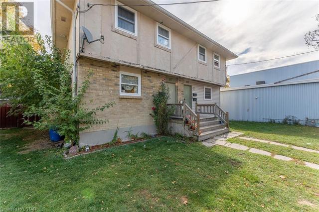 112 Euphemia St N, House other with 4 bedrooms, 2 bathrooms and 1 parking in Sarnia ON | Image 2