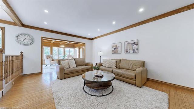 622 Coppercroft Crt, House detached with 5 bedrooms, 3 bathrooms and 8 parking in Waterloo ON | Image 9
