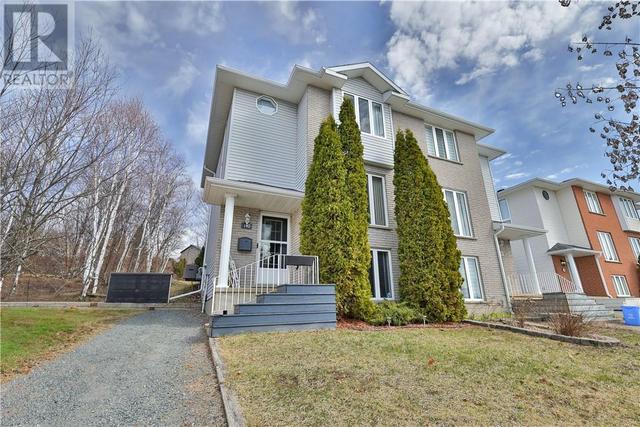 140 Eaglestone, House detached with 3 bedrooms, 2 bathrooms and null parking in Greater Sudbury ON | Image 1