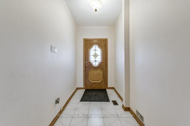 189 Beatrice St, House detached with 4 bedrooms, 4 bathrooms and 2 parking in Toronto ON | Image 12