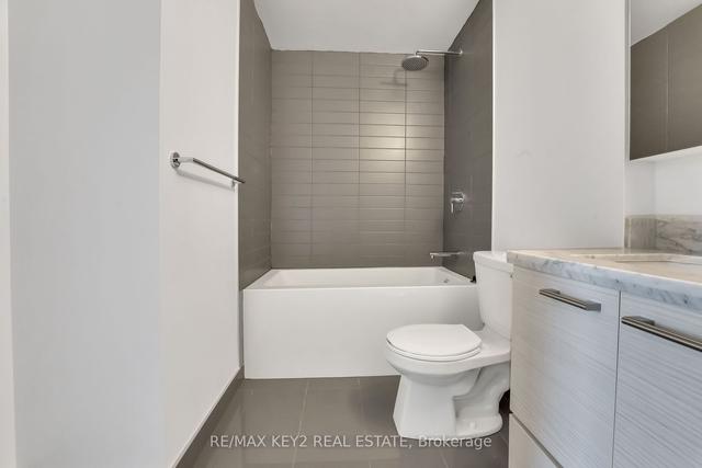 1009 - 2221 Yonge St, Condo with 2 bedrooms, 2 bathrooms and 0 parking in Toronto ON | Image 8