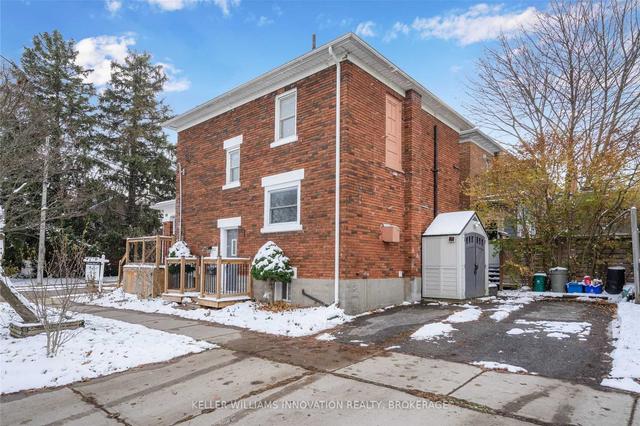 98 Brubacher St, House detached with 3 bedrooms, 2 bathrooms and 2 parking in Kitchener ON | Image 15