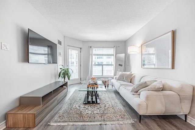 325 - 600 Queens Quay W, Condo with 1 bedrooms, 1 bathrooms and 1 parking in Toronto ON | Image 3