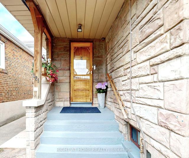 121 Frankdale Ave, House detached with 3 bedrooms, 2 bathrooms and 2 parking in Toronto ON | Image 28