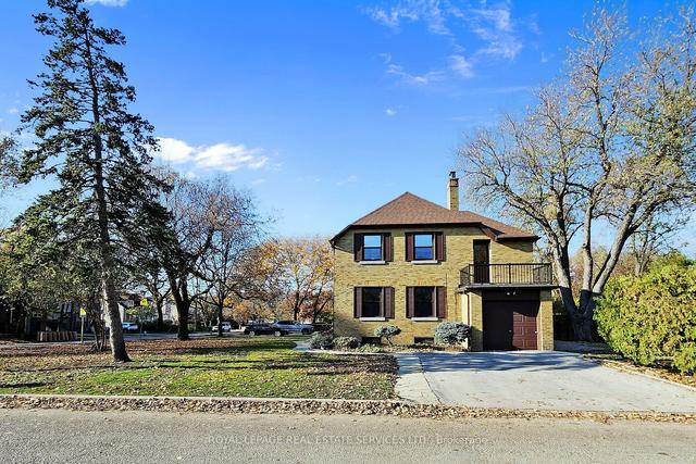 118 Armour Blvd, House detached with 4 bedrooms, 3 bathrooms and 3 parking in Toronto ON | Image 30