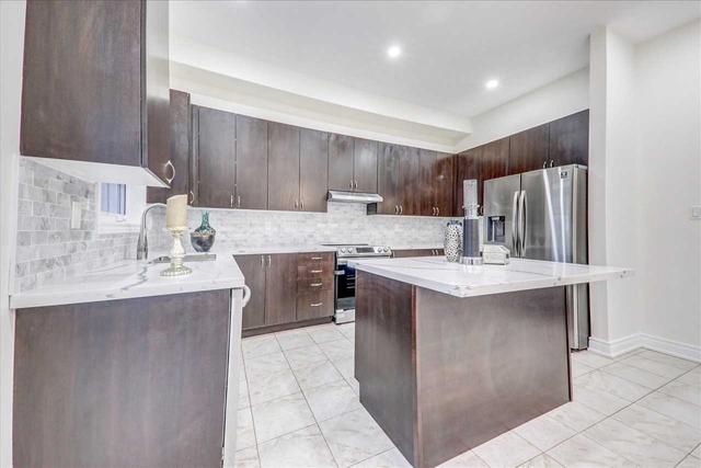 1744 William Lott Dr, House detached with 4 bedrooms, 3 bathrooms and 4 parking in Oshawa ON | Image 4