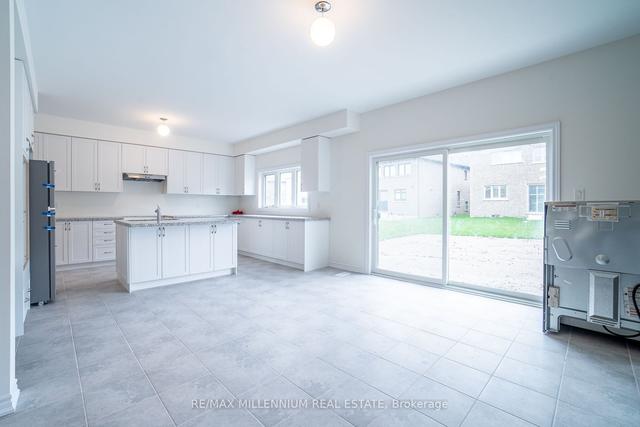 1640 Corsal Ct, House detached with 4 bedrooms, 4 bathrooms and 4 parking in Innisfil ON | Image 3