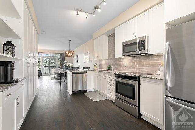 35 Bergeron Private, House attached with 2 bedrooms, 3 bathrooms and 1 parking in Ottawa ON | Image 6
