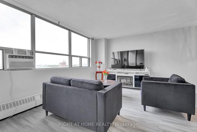 707 - 45 Sunrise Ave, Condo with 2 bedrooms, 2 bathrooms and 1 parking in Toronto ON | Image 2